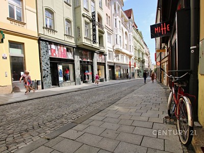 Pronájem bytu 3+kk 143 m²