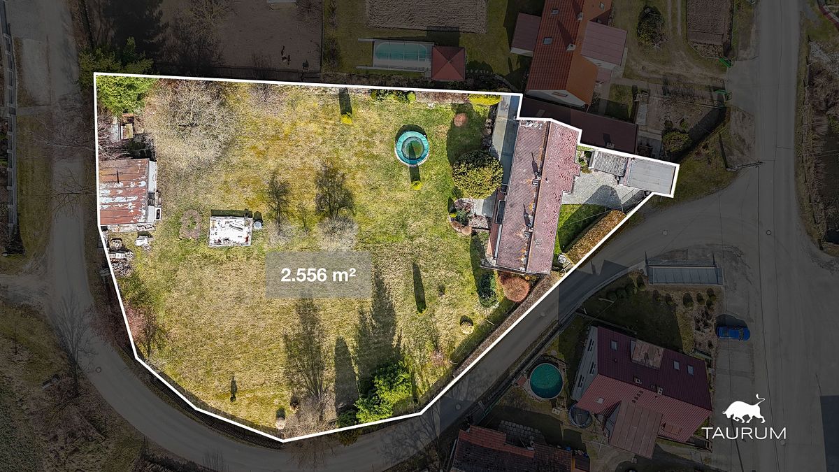 Prodej rodinného domu 289 m², pozemek 2556 m² – fotografie 2