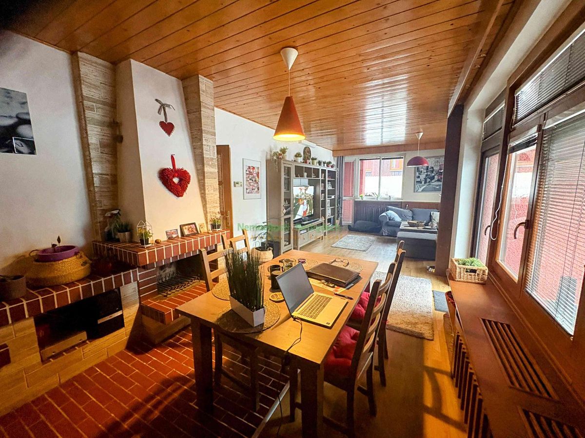 Prodej rodinného domu 320 m², pozemek 1021 m² – fotografie 2