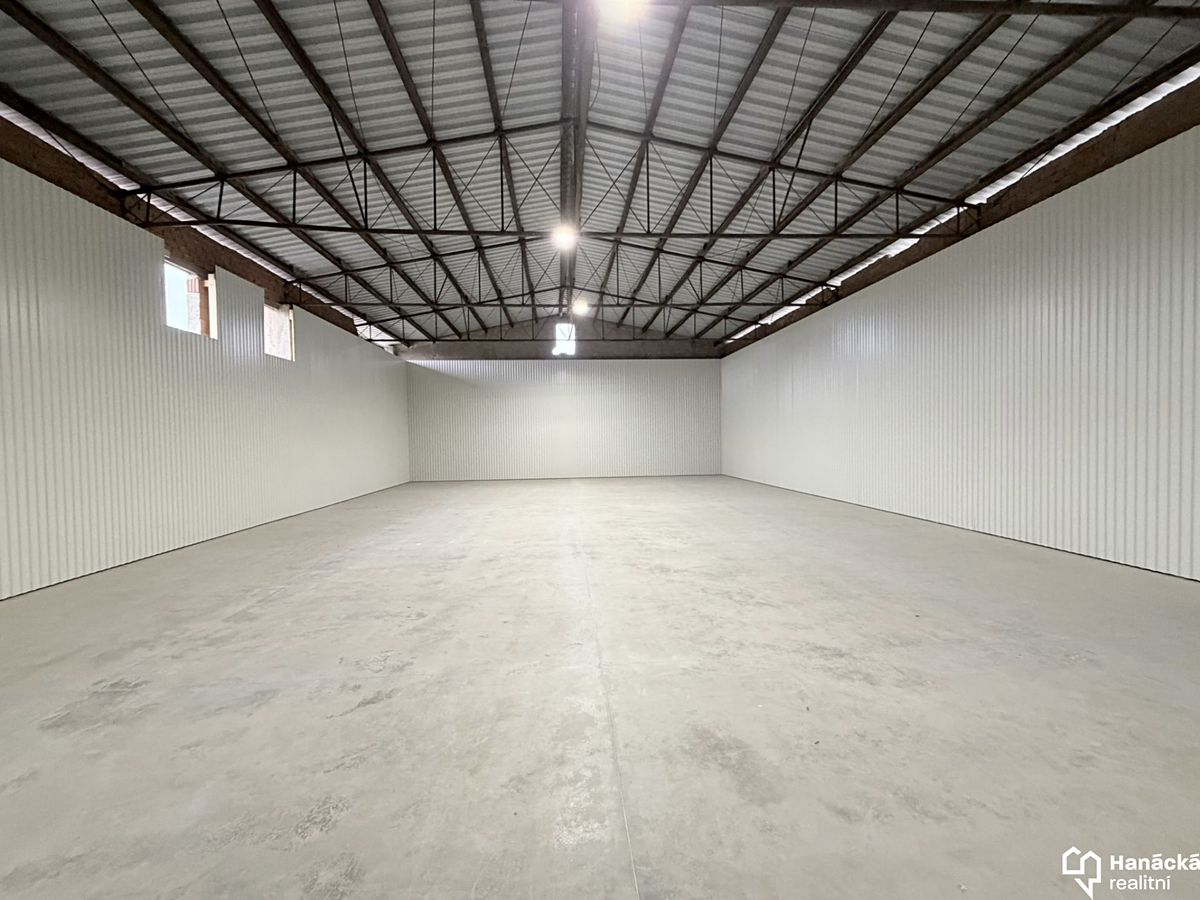 Pronájem skladového prostoru 359 m²
