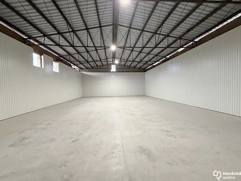 Pronájem skladového prostoru 359 m², Radslavice – náhled fotky 1