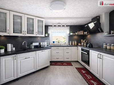 Prodej  rodinného domu 304 m², pozemek 907 m²