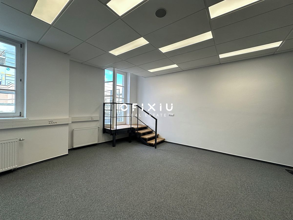 Pronájem kanceláře 153 m² – fotografie 3