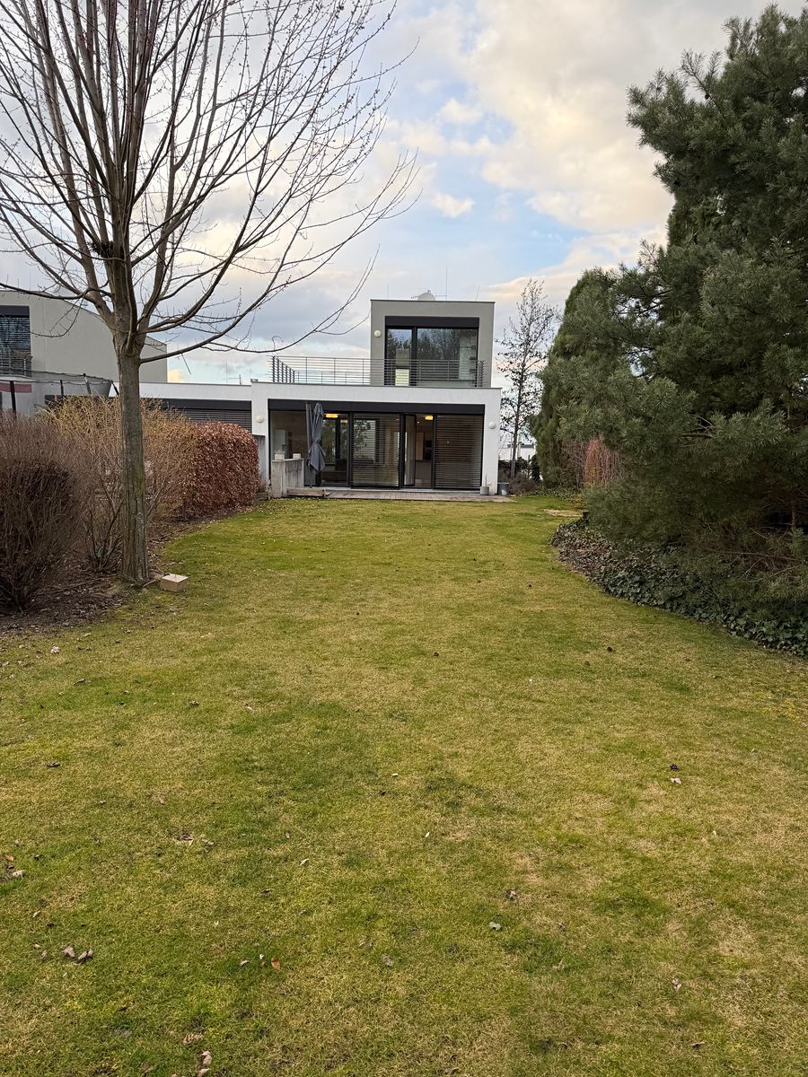Pronájem rodinného domu 227 m², pozemek 380 m² – fotografie 5