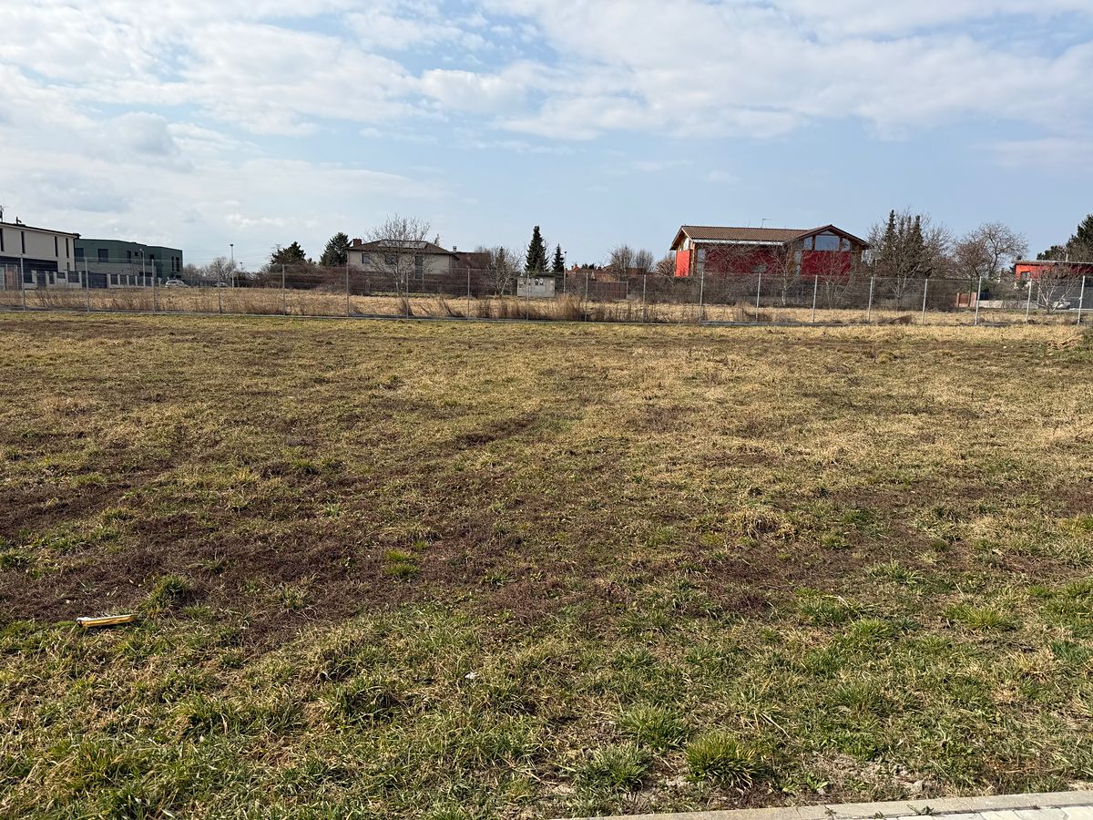 Prodej stavebního pozemku 1871 m² – fotografie 2