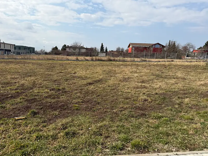 Prodej stavebního pozemku 1871 m², Praha – náhled fotky 2