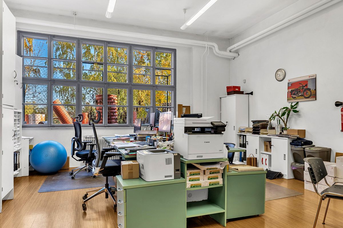 Pronájem skladového prostoru 1800 m² – fotografie 3