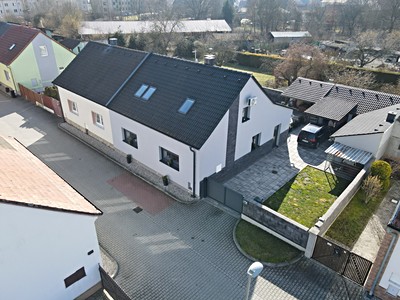 Hřbitovní, Chotěšov