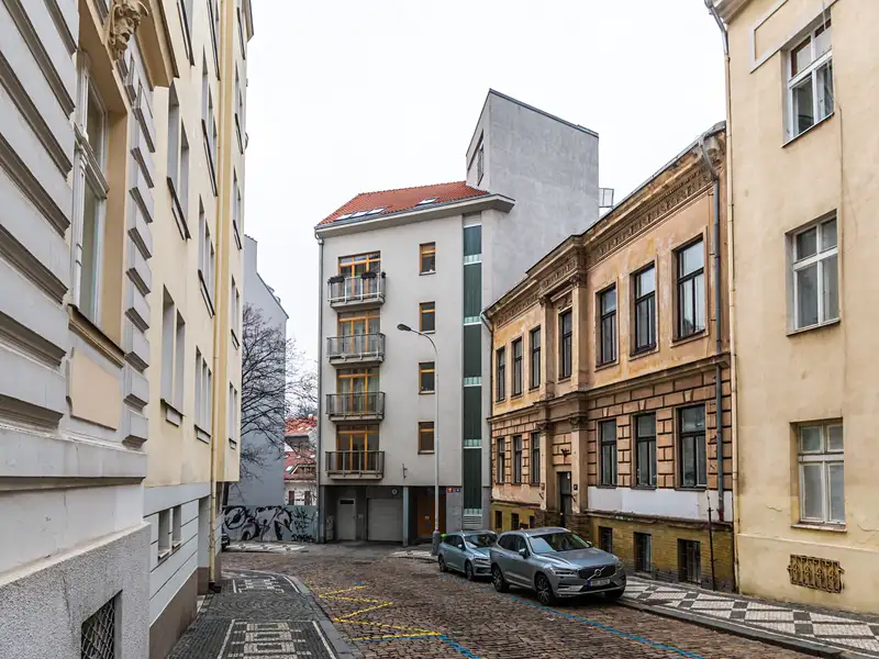 Pronájem garážového stání 13 m², Praha – náhled fotky 3