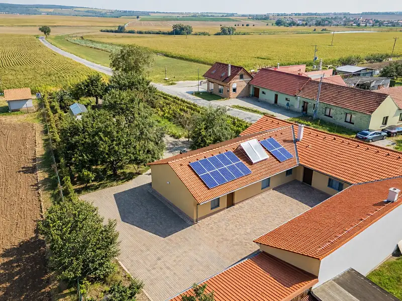 Prodej rodinného domu 454 m², pozemek 2186 m², Bohutice – náhled fotky 3
