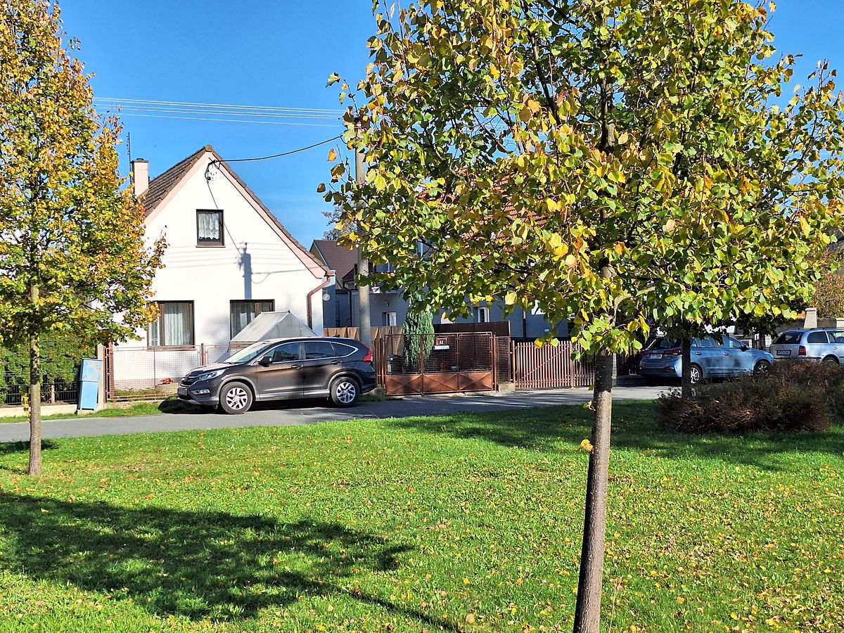 Prodej rodinného domu 74 m², pozemek 302 m² – fotografie 2