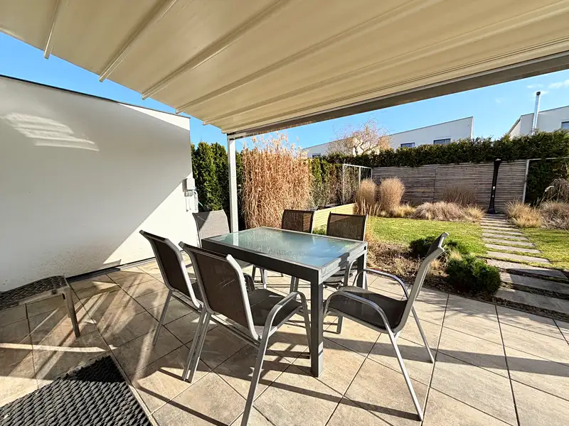 Prodej rodinného domu 157 m², pozemek 266 m², Praha – náhled fotky 1