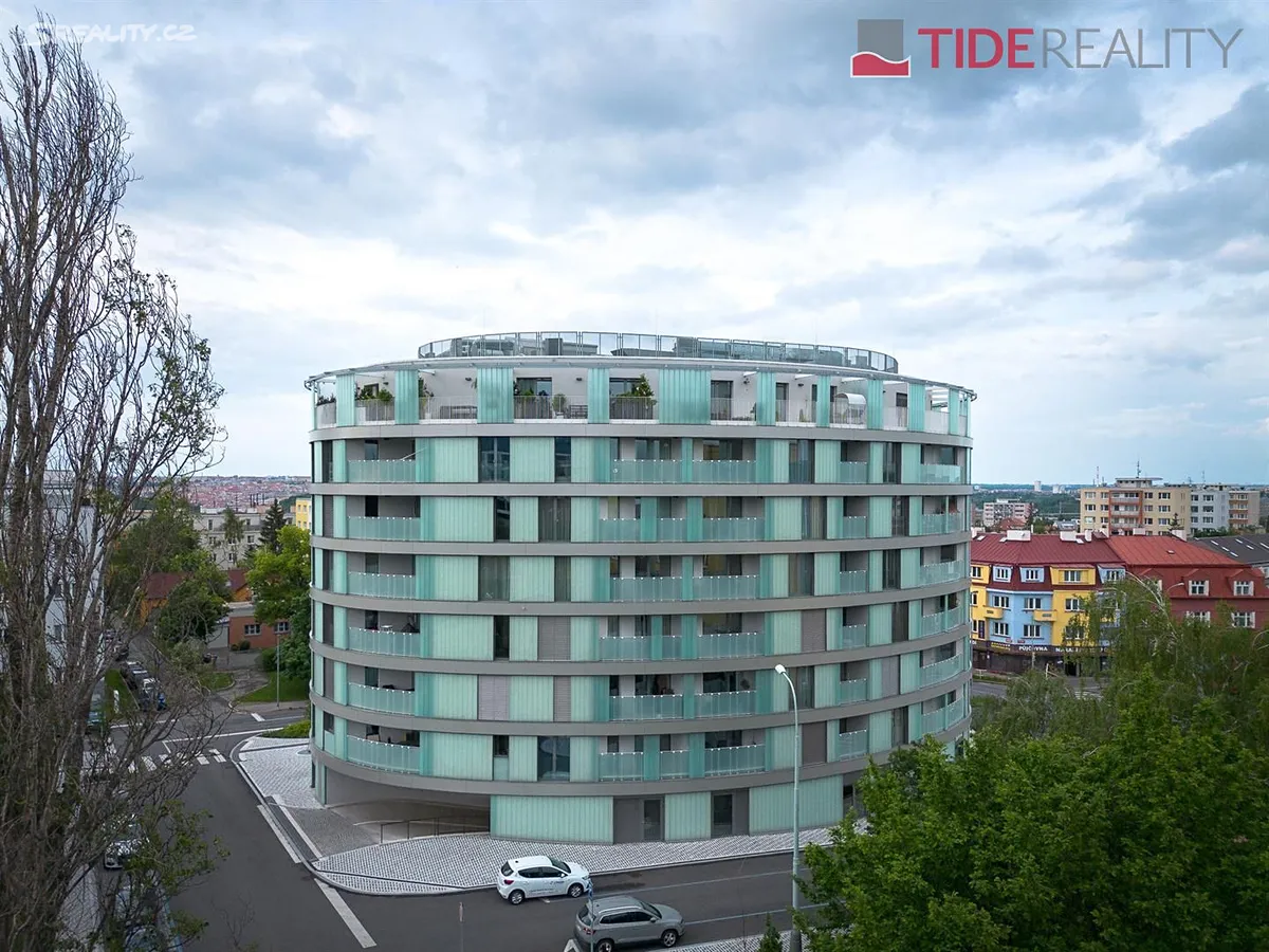 Pronájem garážového stání 15 m², Praha