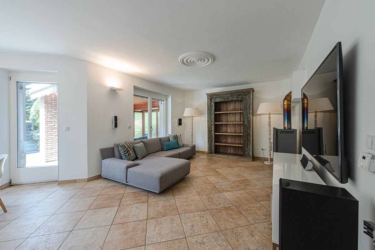 Prodej rodinného domu 209 m², pozemek 797 m² – fotografie 5