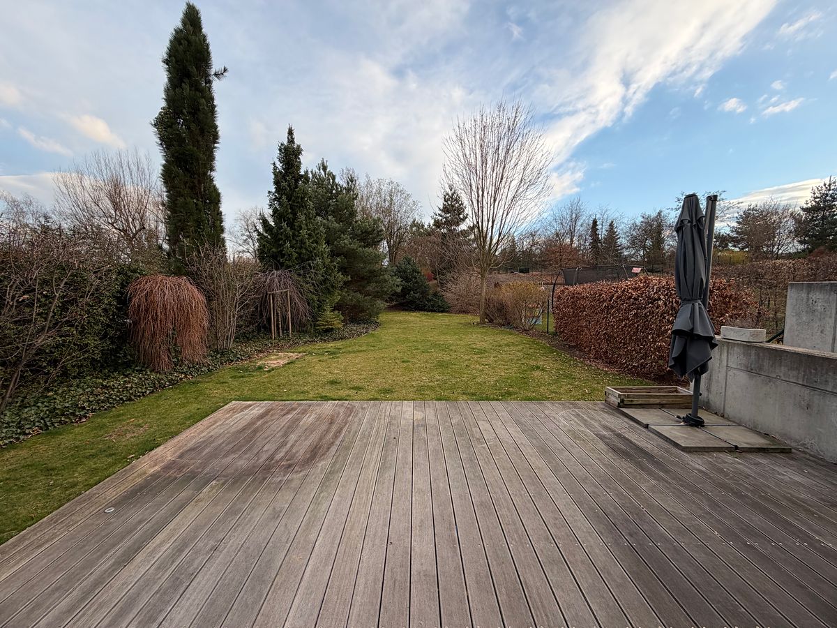 Pronájem rodinného domu 227 m², pozemek 380 m² – fotografie 3
