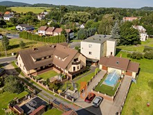 Prodej  rodinného domu 476 m², pozemek 3 048 m²