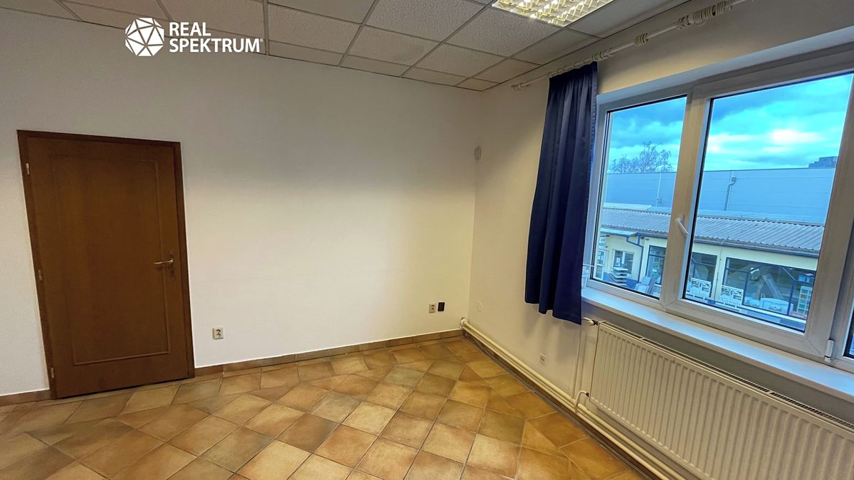Pronájem kanceláře 17 m² – fotografie 3