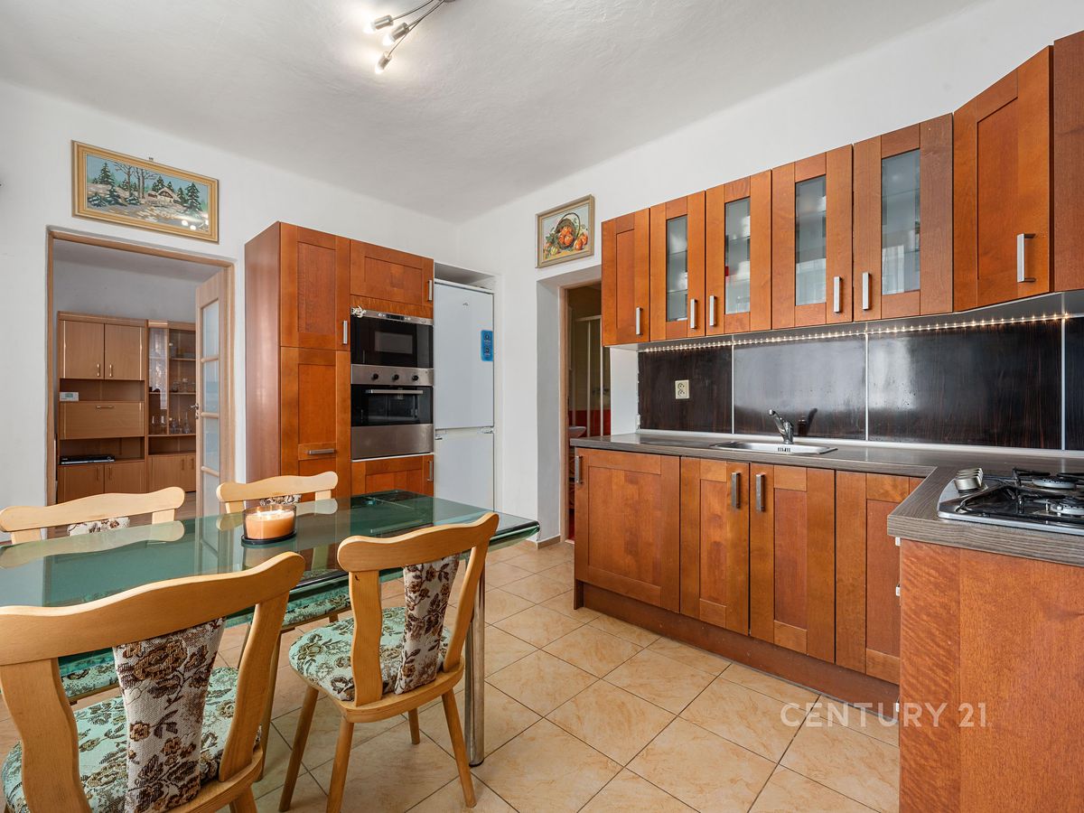 Prodej rodinného domu 128 m², pozemek 290 m² – fotografie 4