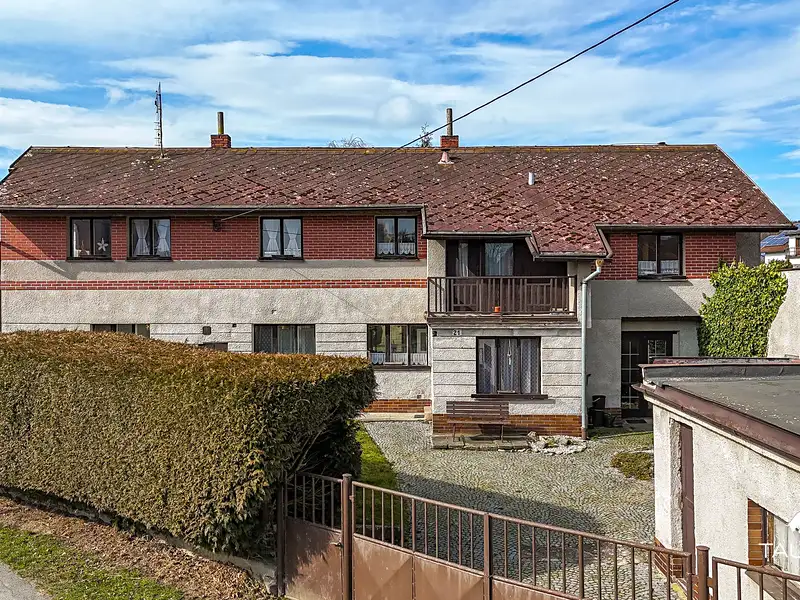 Prodej rodinného domu 289 m², pozemek 2556 m², Předslav – náhled fotky 1