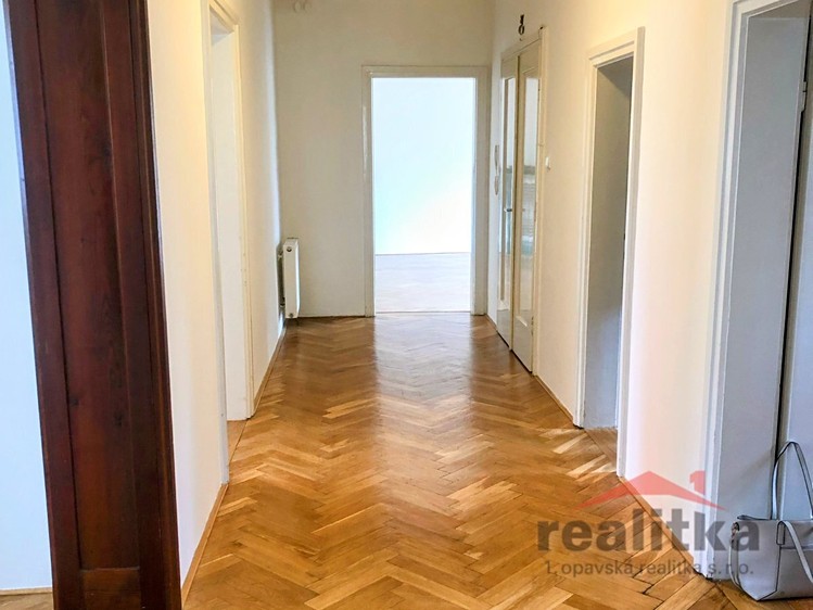 Wohnung 4+1 zur Miete, 160 m² (10 von 15)