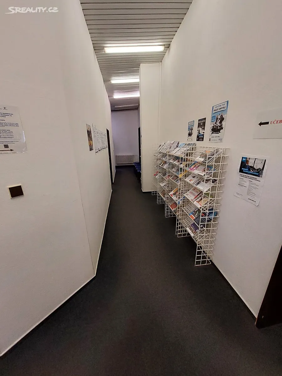Pronájem kanceláře 13 m² – pohled 4