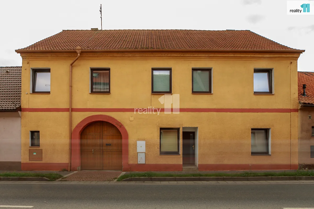 Prodej rodinného domu 220 m², pozemek 907 m²