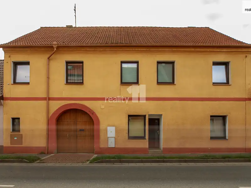 Prodej rodinného domu 220 m², pozemek 907 m², Žebrák – náhled fotky 1