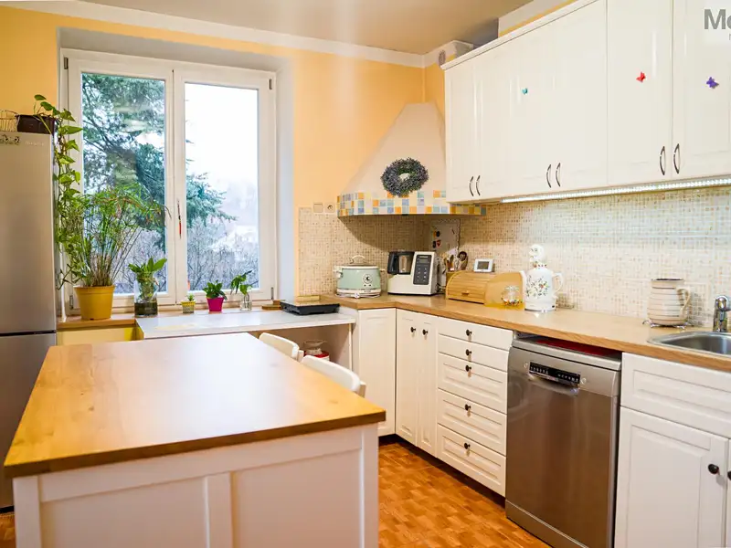 Prodej vícegeneračního domu 291 m², pozemek 2236 m², Dubí – náhled fotky 3