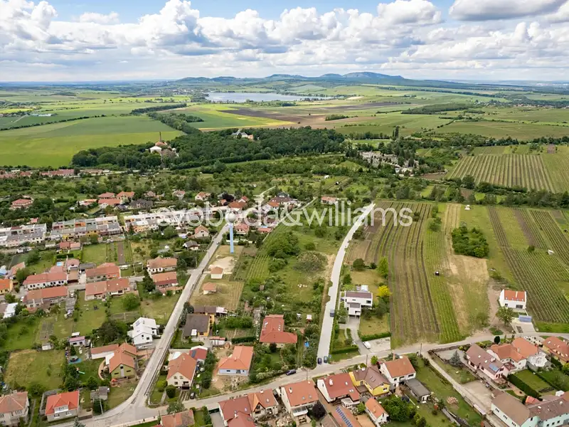 Prodej stavebního pozemku 1880 m², Valtice – náhled fotky 2