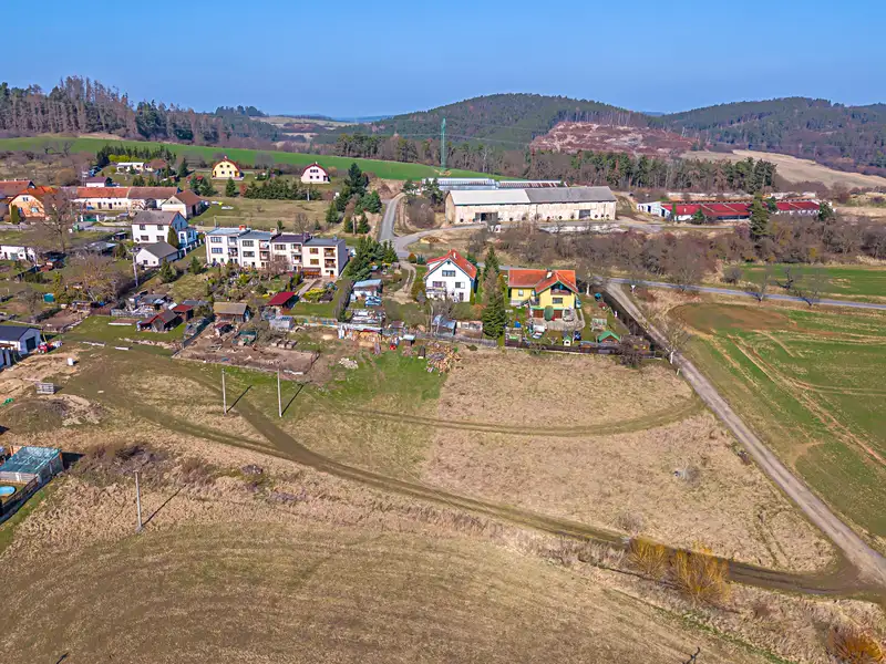 Prodej stavebního pozemku 1219 m², Cetyně – náhled fotky 1
