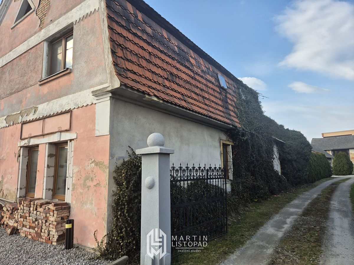 Prodej rodinného domu 300 m², pozemek 353 m² – fotografie 3