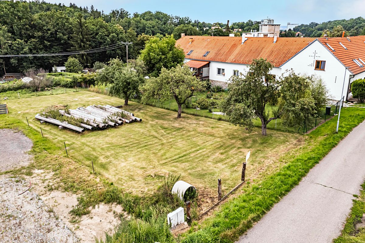 Prodej stavebního pozemku 1949 m²