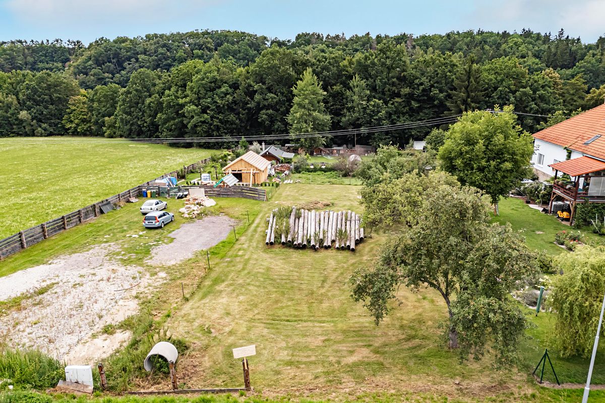 Prodej stavebního pozemku 1949 m² – fotografie 2