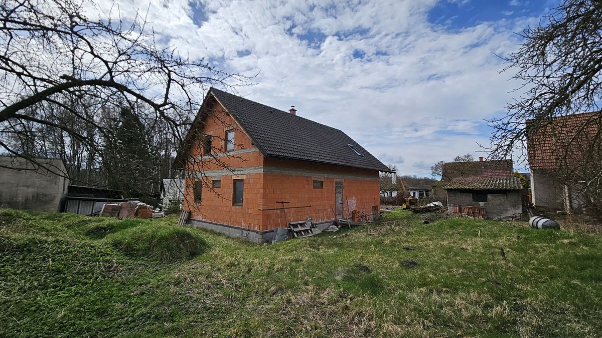 Prodej rodinného domu 214 m², pozemek 863 m² – fotografie 4
