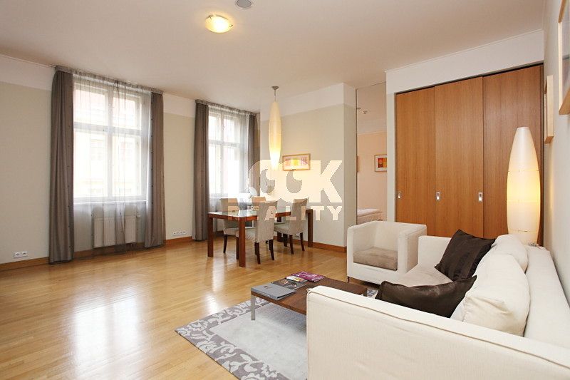 Pronájem bytu 1+kk 33 m² – fotografie 2