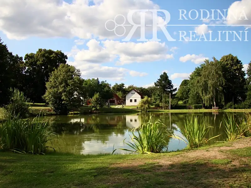 Prodej rodinného domu 160 m², pozemek 3130 m², Postupice – náhled fotky 2