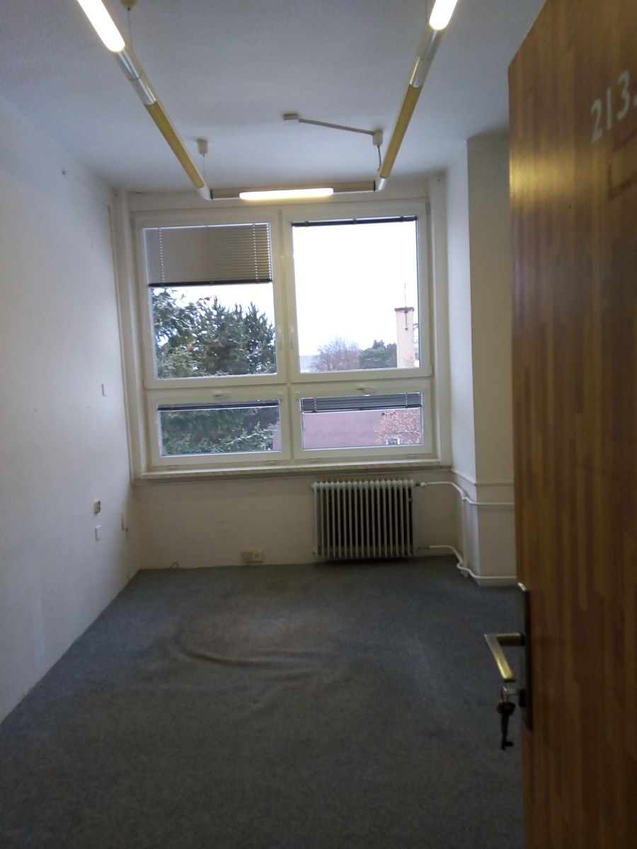 Pronájem kanceláře 13 m² – fotografie 3