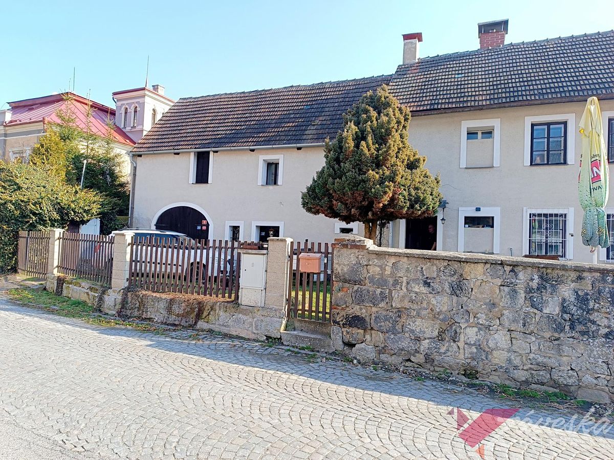 Prodej rodinného domu 100 m², pozemek 461 m² – fotografie 2