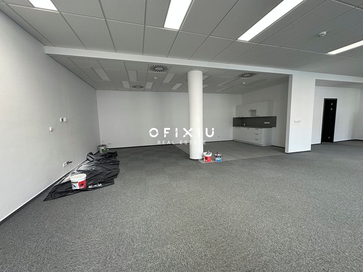Pronájem kanceláře 153 m² – fotografie 2