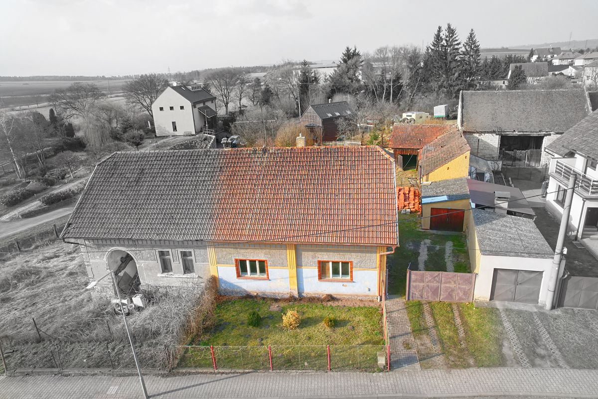 Prodej rodinného domu 105 m², pozemek 768 m² – fotografie 2