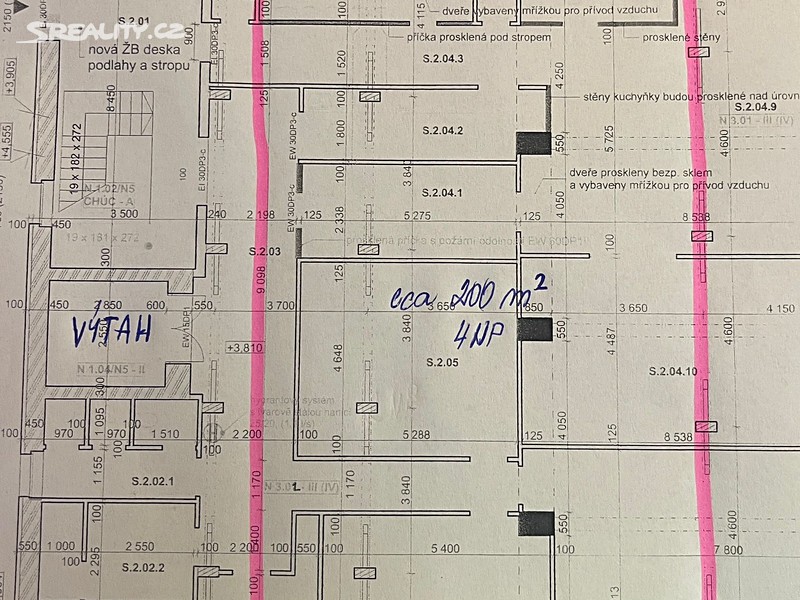 Pronájem obchodního prostoru 200 m², Benešov