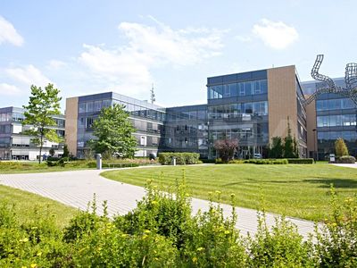 Pronájem kanceláře 1261 m²