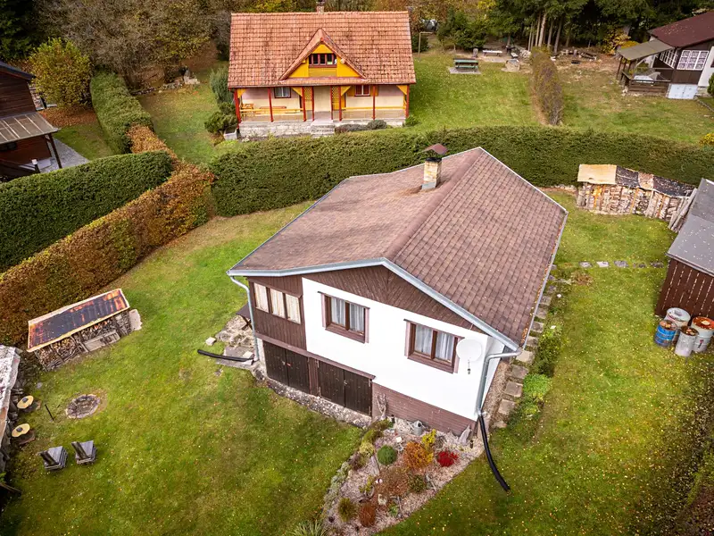 Prodej chaty 40 m², pozemek 443 m², Horní Planá – náhled fotky 1