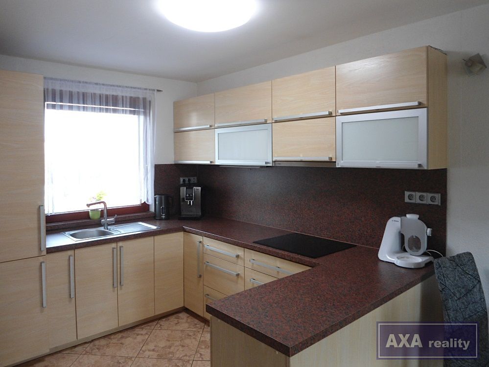 Prodej rodinného domu 145 m², pozemek 517 m² – fotografie 2
