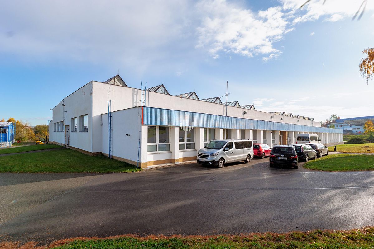 Pronájem skladového prostoru 1800 m²