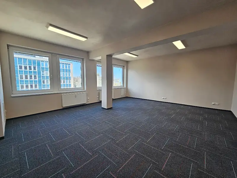 Pronájem kanceláře 40 m², Chrudim – náhled fotky 2
