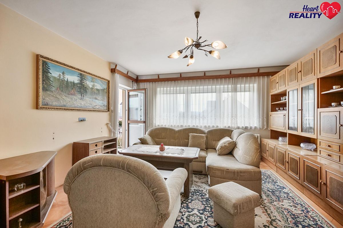 Prodej rodinného domu 200 m², pozemek 844 m² – fotografie 5