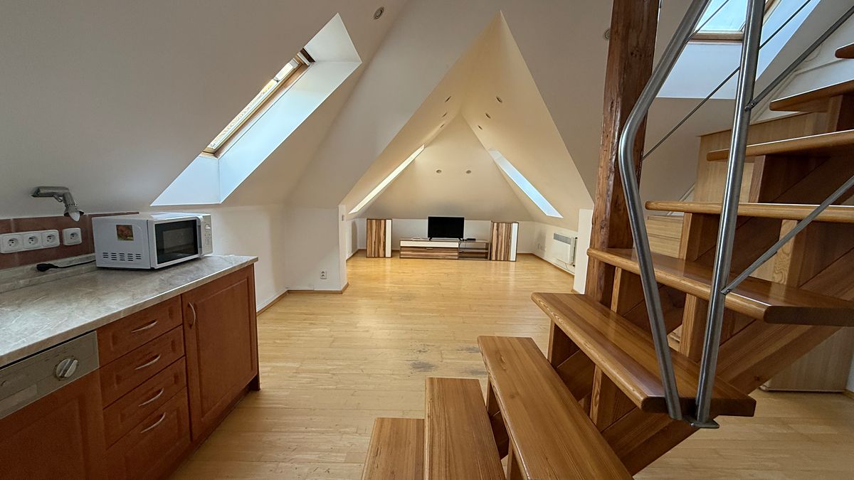 Pronájem bytu atypický 80 m² – fotografie 4