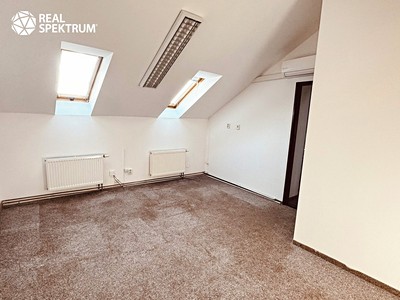 Pronájem kanceláře 120 m²