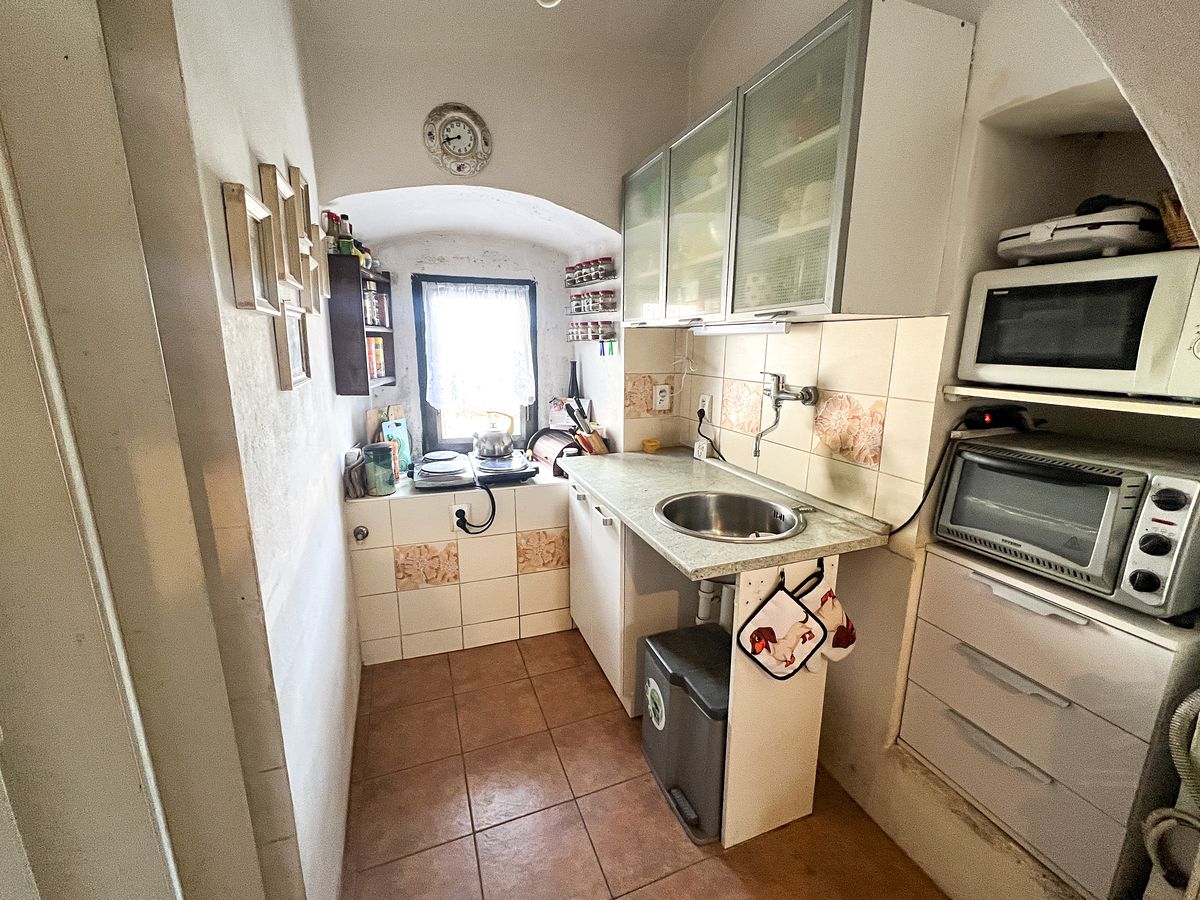 Prodej rodinného domu 160 m², pozemek 900 m² – fotografie 4